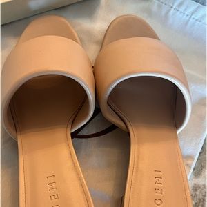 Handmade in Italy , soft Nappa tan leather block heel slide, never worn, 40.5